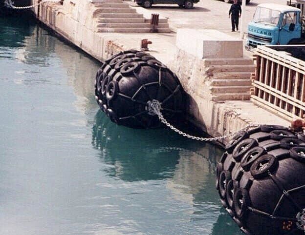 Le type marin amortisseur en caoutchouc pneumatique de Yokohama de 0.08MPa a galvanisé le pneu à chaînes